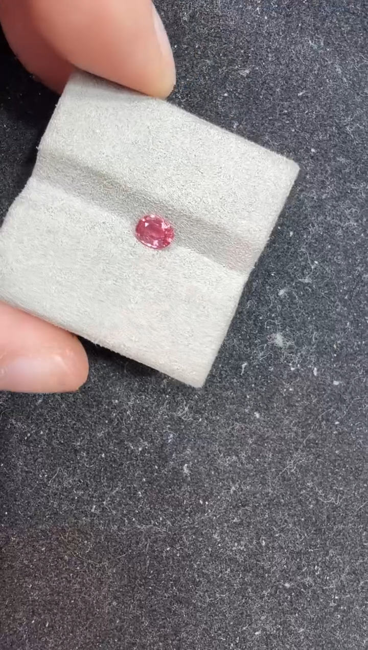 18K金镶嵌定制定制蓝宝石一**树天然帕帕拉恰0.55克拉