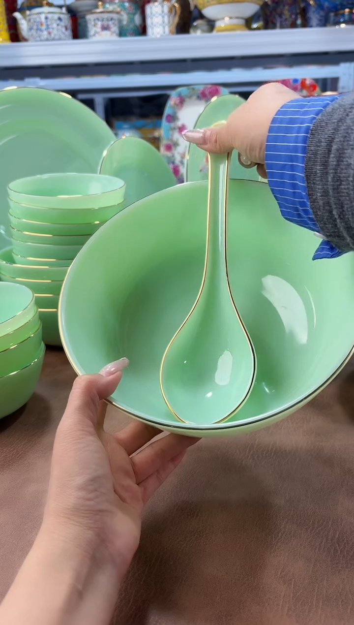 玉瓷汤碗1个汤勺1个
