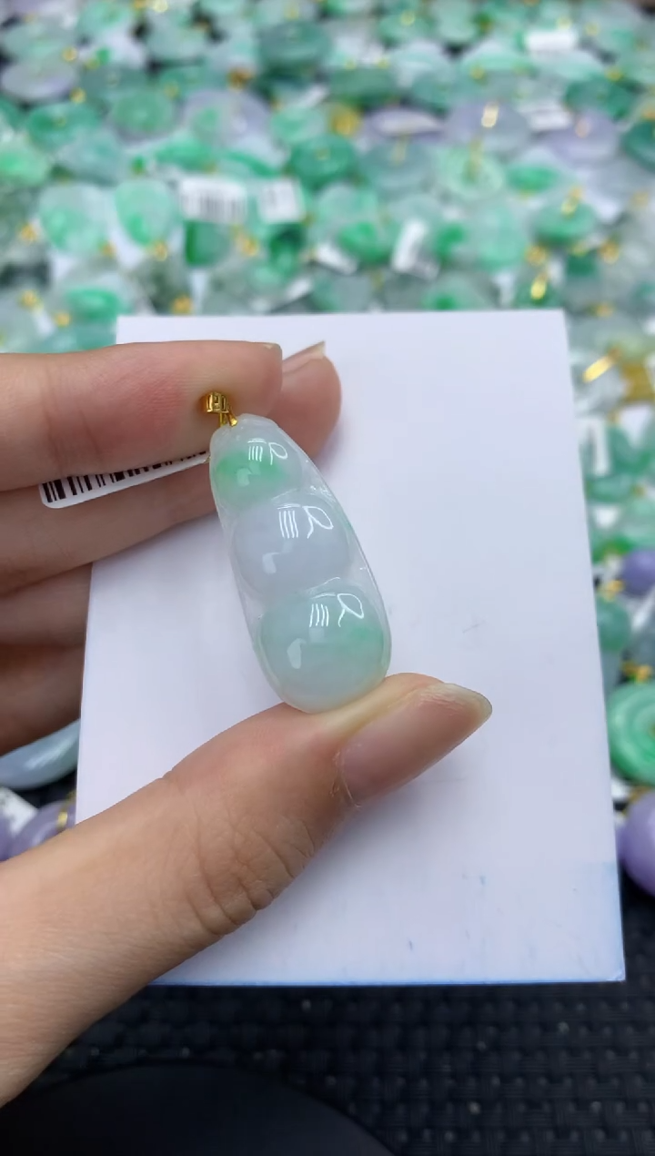 翡翠18K金镶嵌颈饰天然缅甸翡翠A货