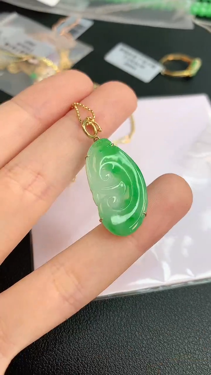 【闪购商品】翡翠颈饰18K金镶嵌赠礼盒证书  敏