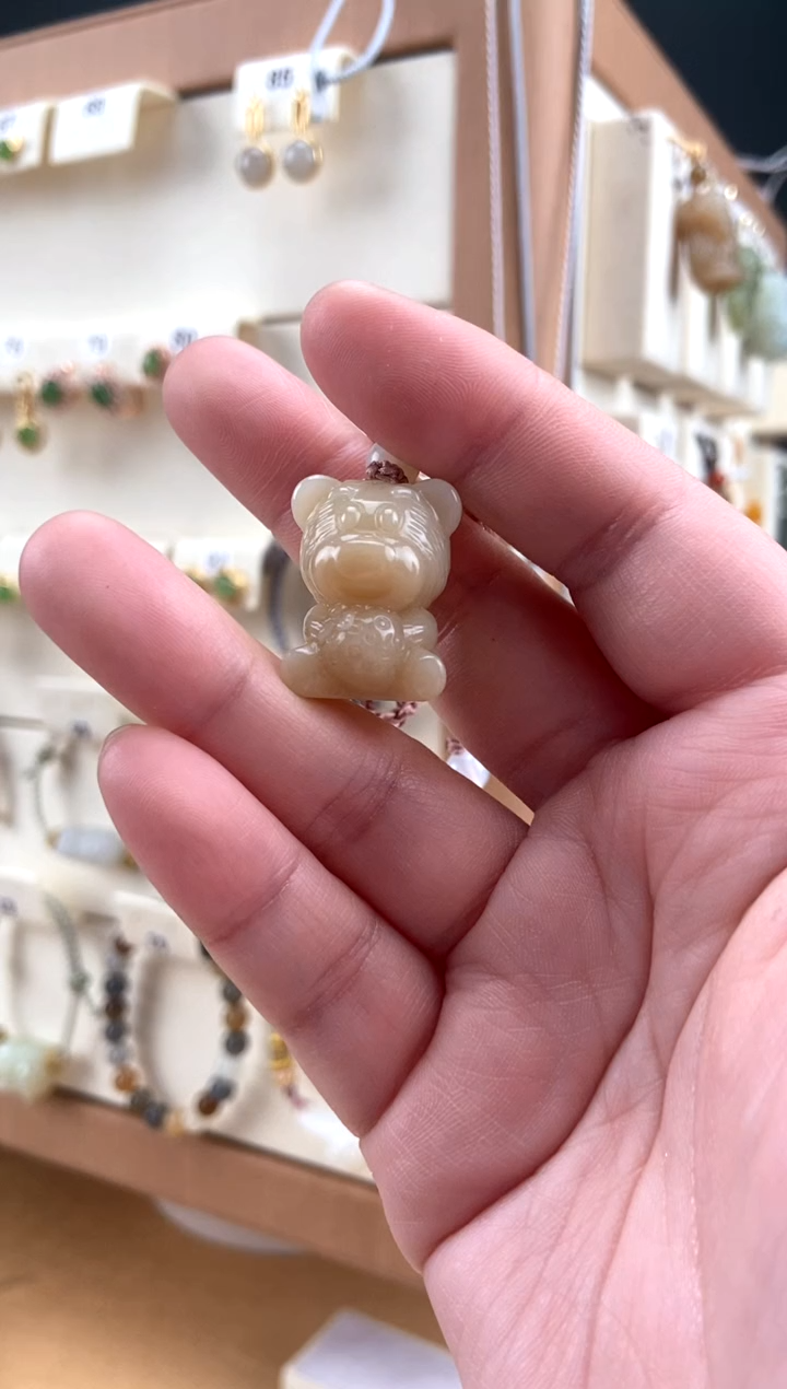 【闪购商品】和田玉颈饰未镶嵌草莓熊吊坠