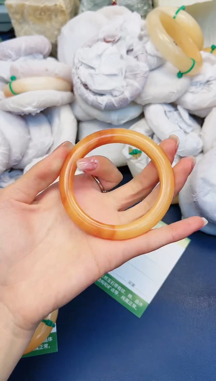 【闪购商品】石英质玉手镯未镶嵌468