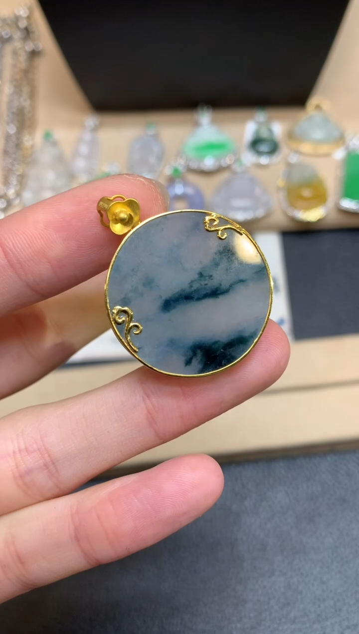 【闪购商品】翡翠颈饰18K金镶嵌无事牌【无服务费】