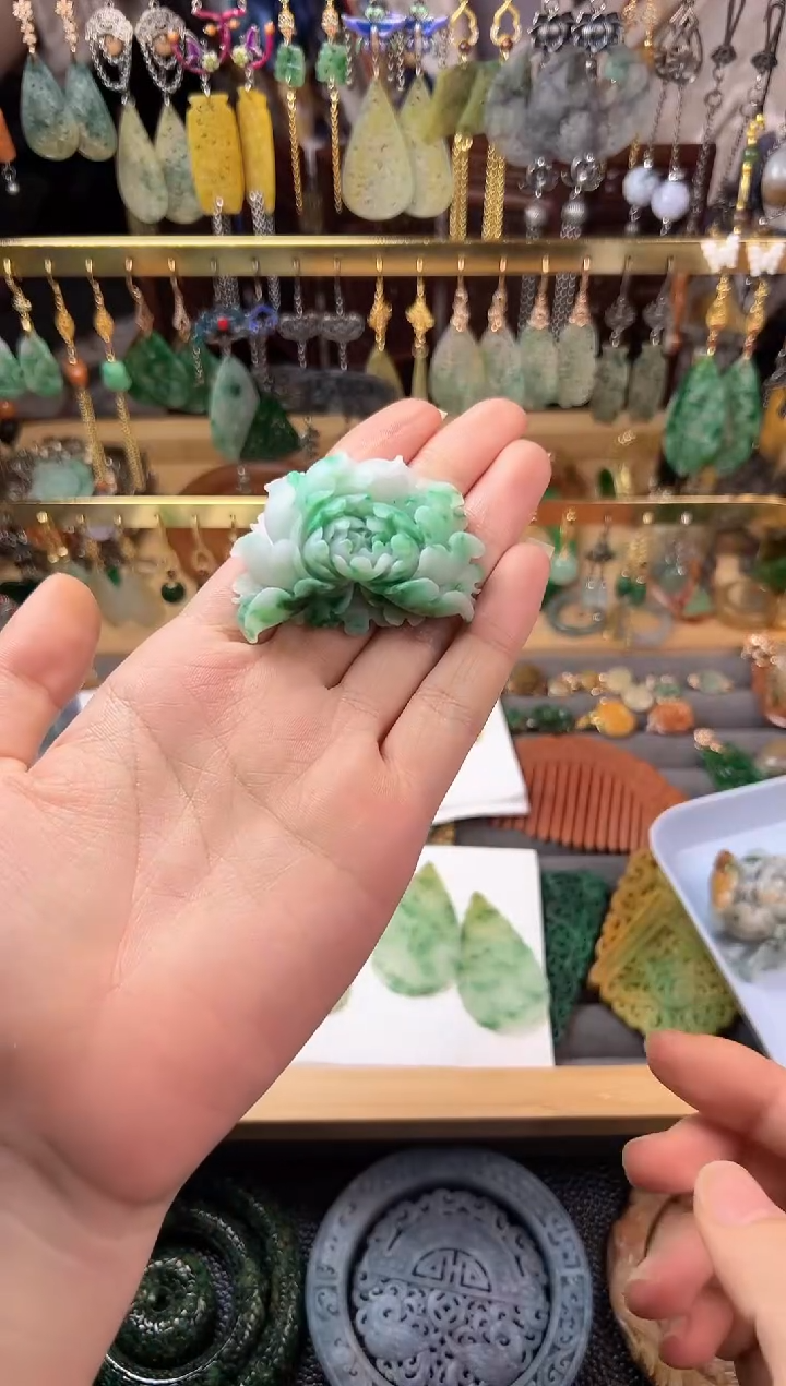 未镶嵌定制翡翠H**L翡翠