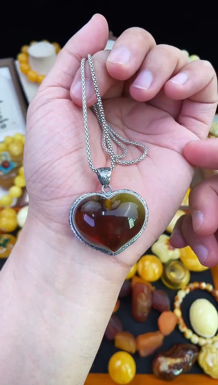 琥珀未镶嵌珠宝奇石小*子柒月