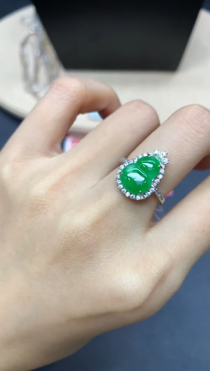 【闪购商品】翡翠戒指银S925镶嵌葫芦【无服务费】