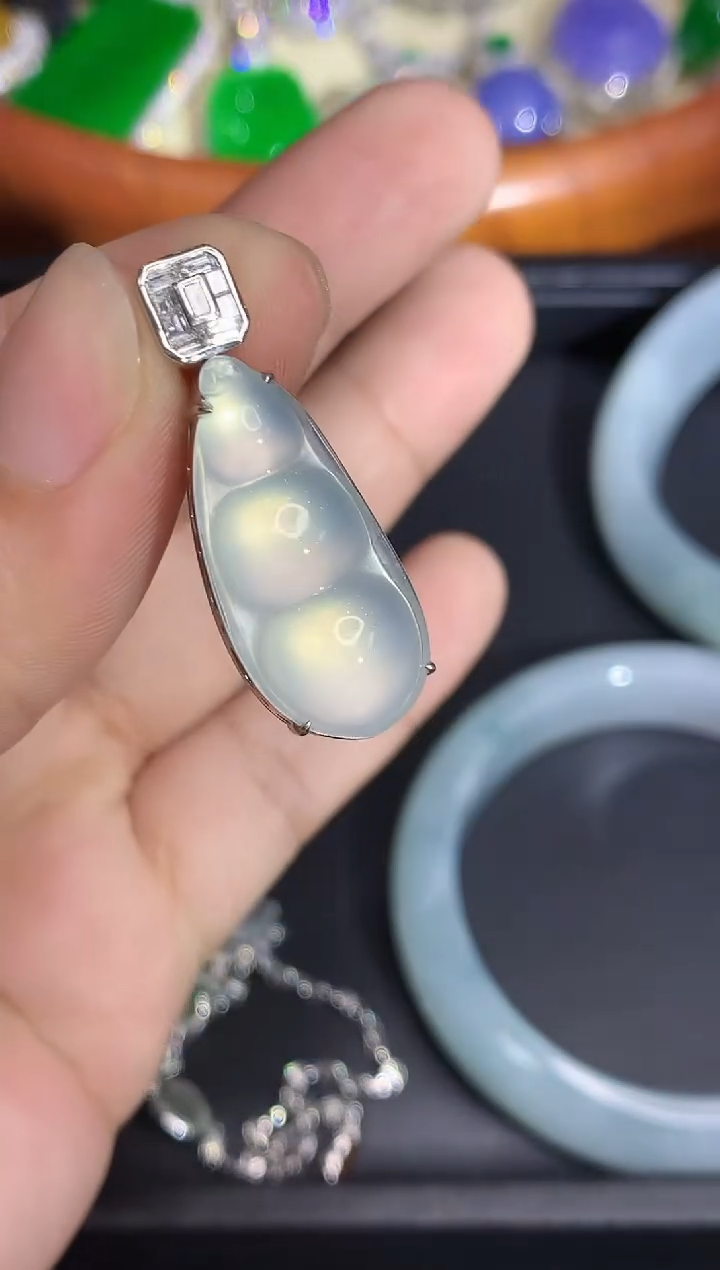 颈饰18K金镶嵌翡翠710-中国好珍宝