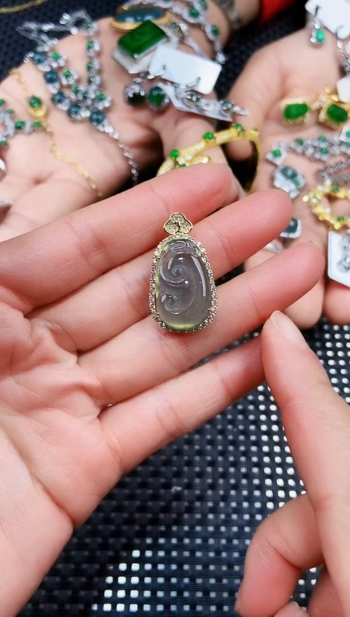 【闪购商品】翡翠吊坠(不含链)未镶嵌111111111