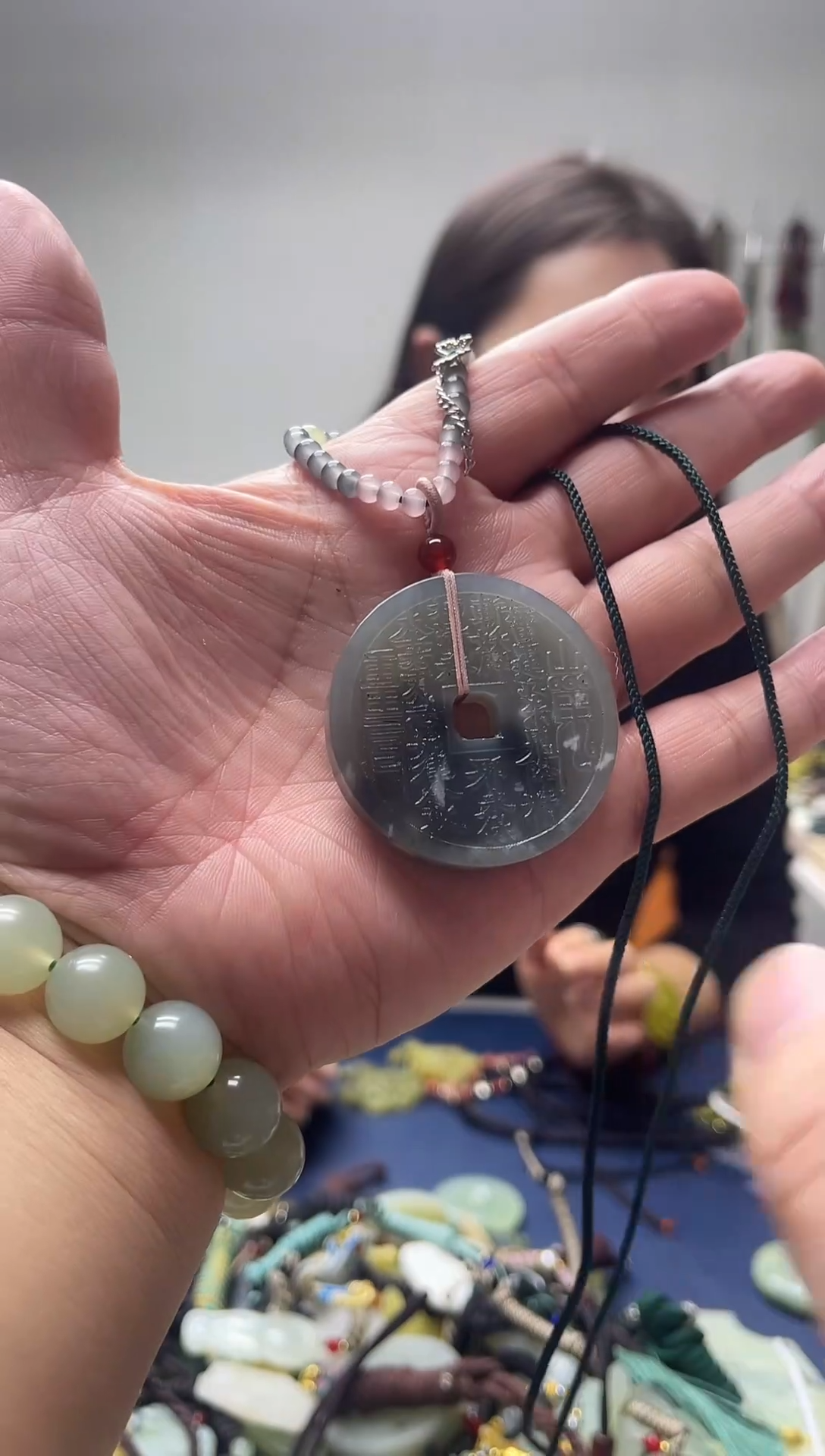 未镶嵌岫玉颈饰`