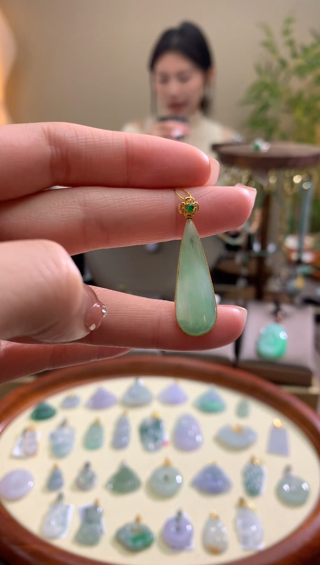 【闪购商品】翡翠颈饰18K金镶嵌福瓜