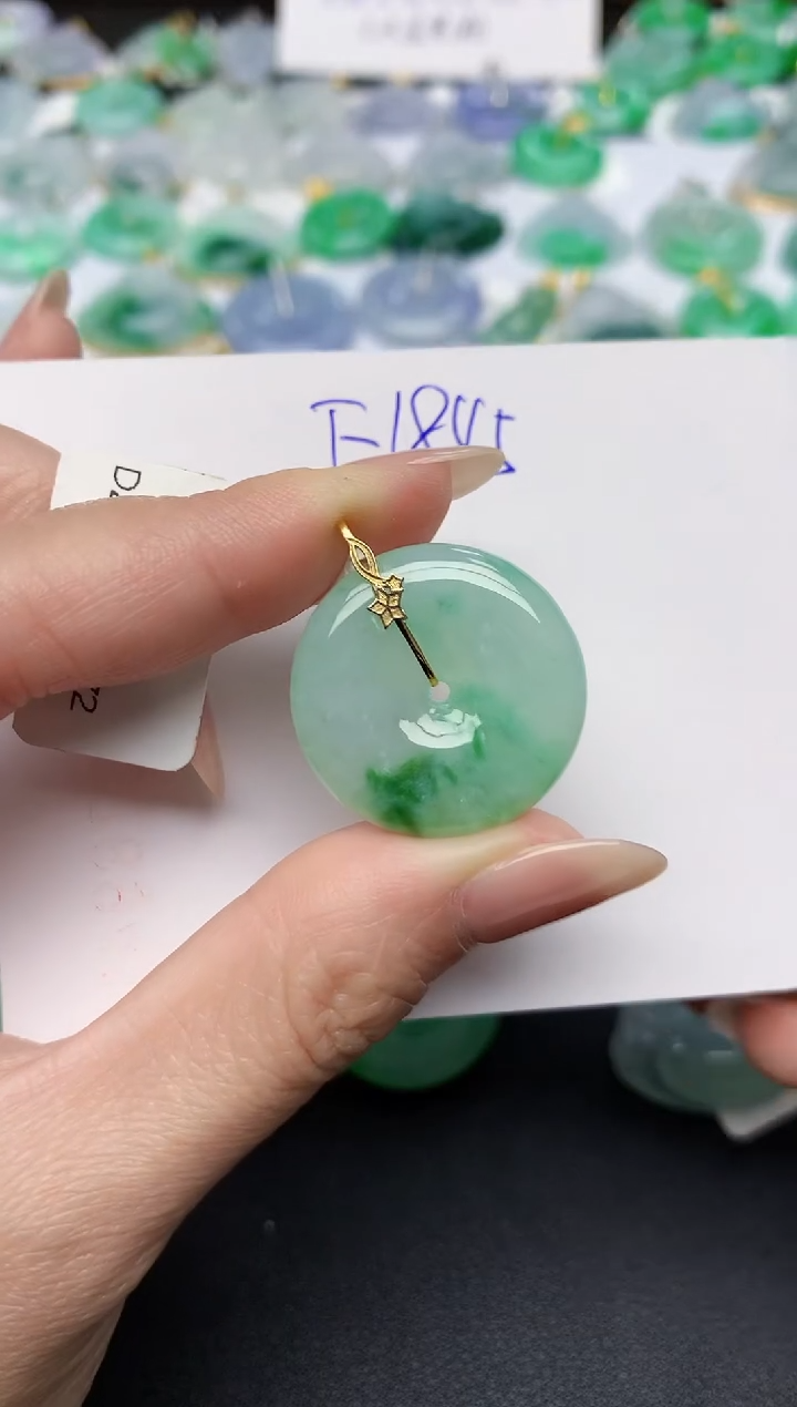 颈饰18K金镶嵌翡翠天然缅甸A货翡翠百元以上9元证书费自理