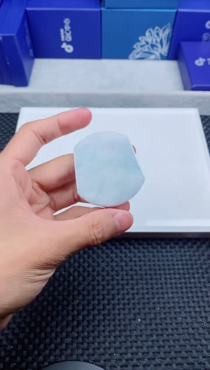 翡翠未镶嵌颈饰111111111