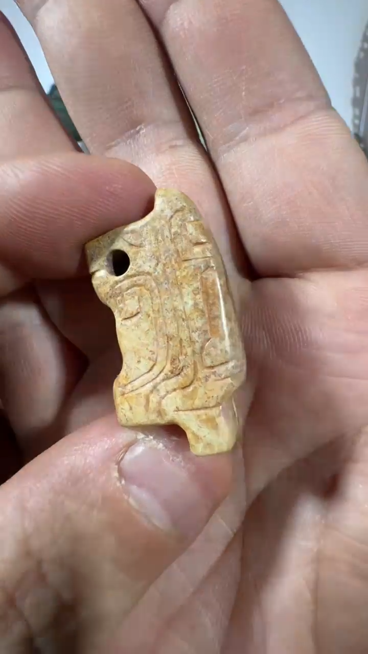 未镶嵌和田玉挂件和田玉挂件