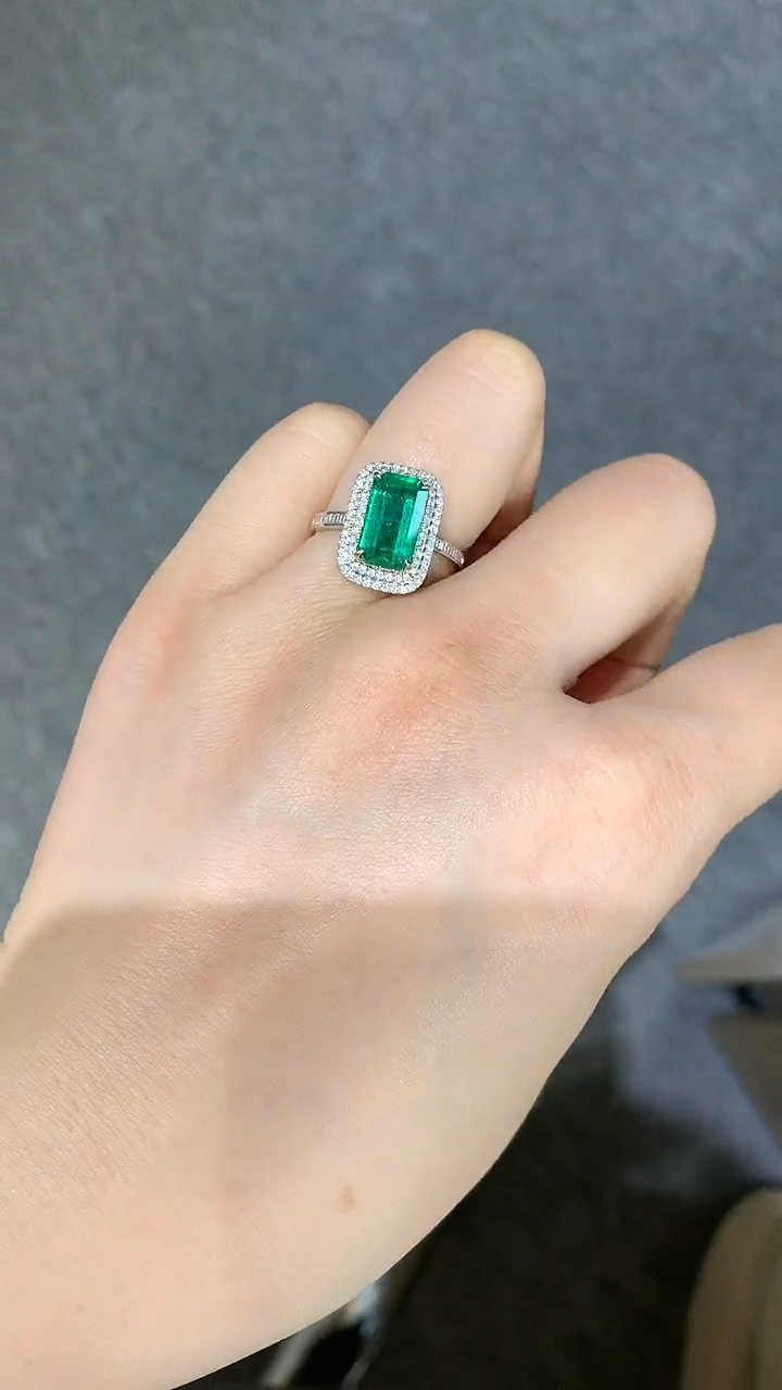 18K金镶嵌戒指祖母绿祖母绿戒指主石3ct