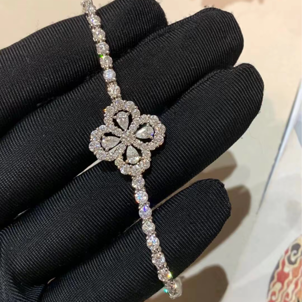 钛钢合成锆石手链 超闪满钻四叶花轻奢气质百搭高级感拉满手链010