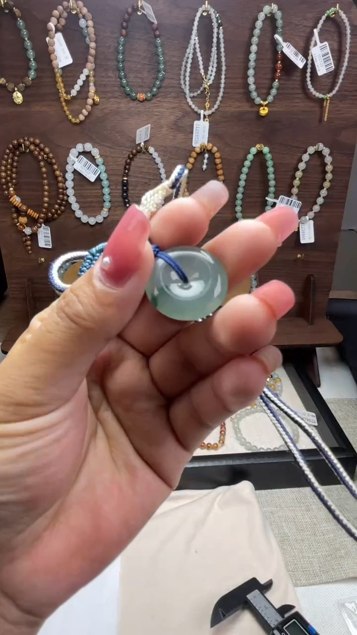 颈饰未镶嵌翡翠项链