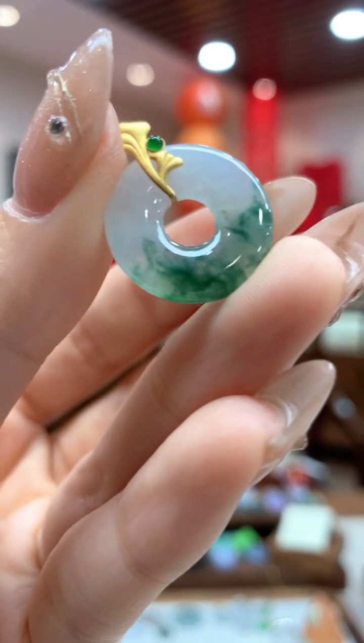 【闪购商品】翡翠吊坠(不含链)18K金镶嵌甜甜圈