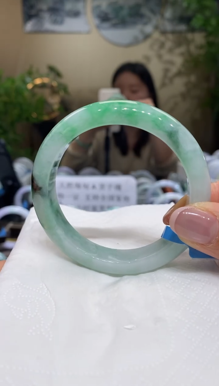 【闪购商品】翡翠手镯未镶嵌翡翠