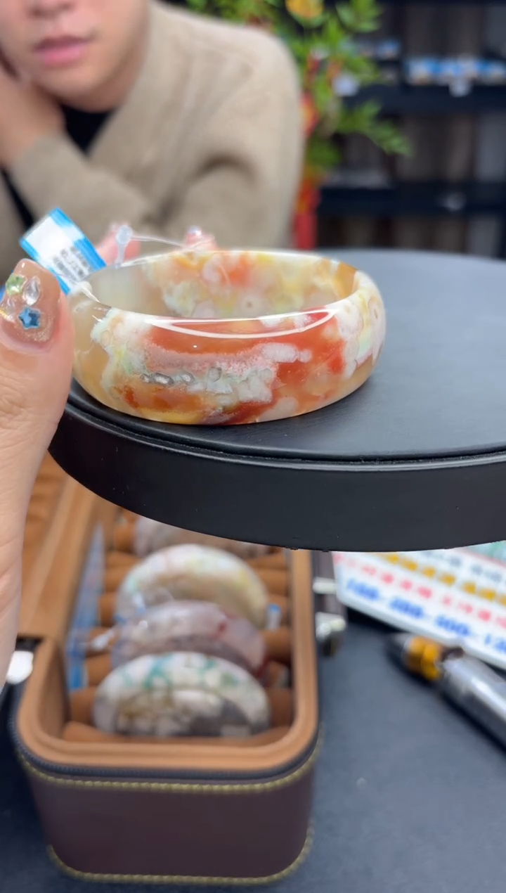 【闪购商品】石英质玉手镯未镶嵌2052（61圈）