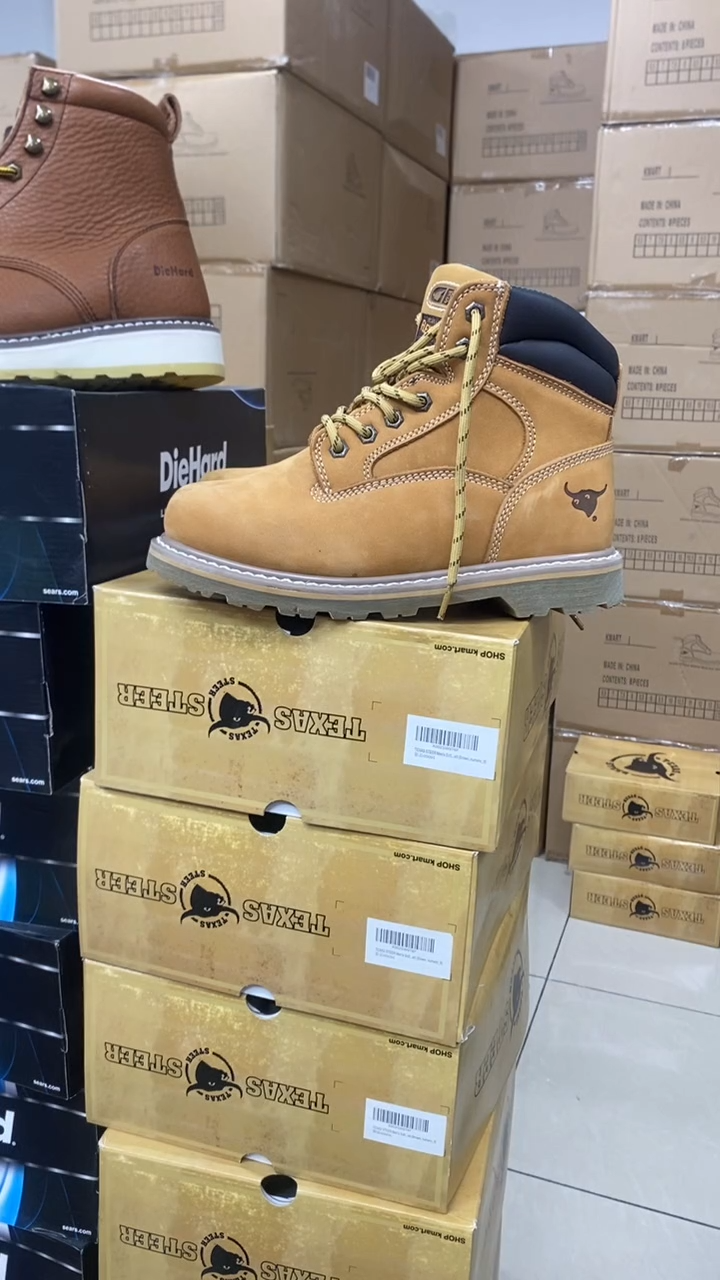 牛皮43码，牛头1 皮鞋码，工装靴 个别鞋面有胶印 默认瑕疵