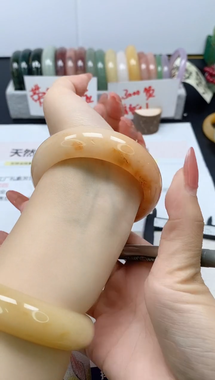 【闪购商品】石英质玉手镯合金22/59.1