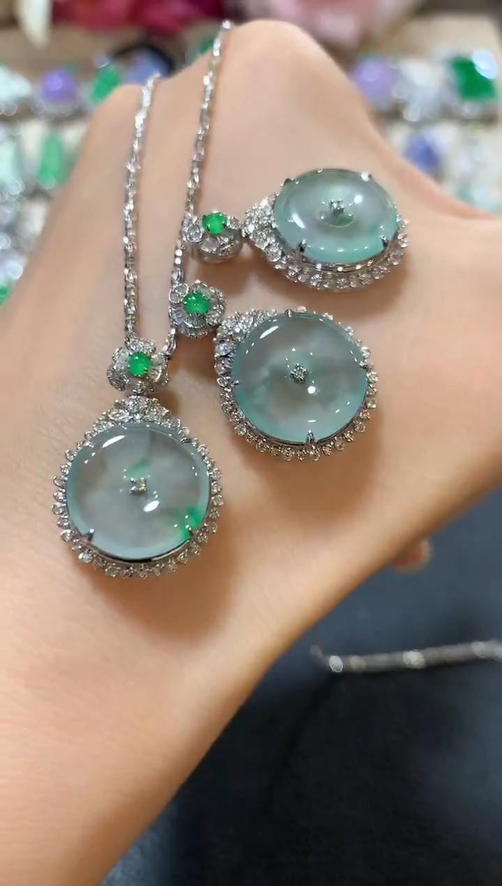 吊坠(不含链)18K金镶嵌翡翠z20 多样性一件发货