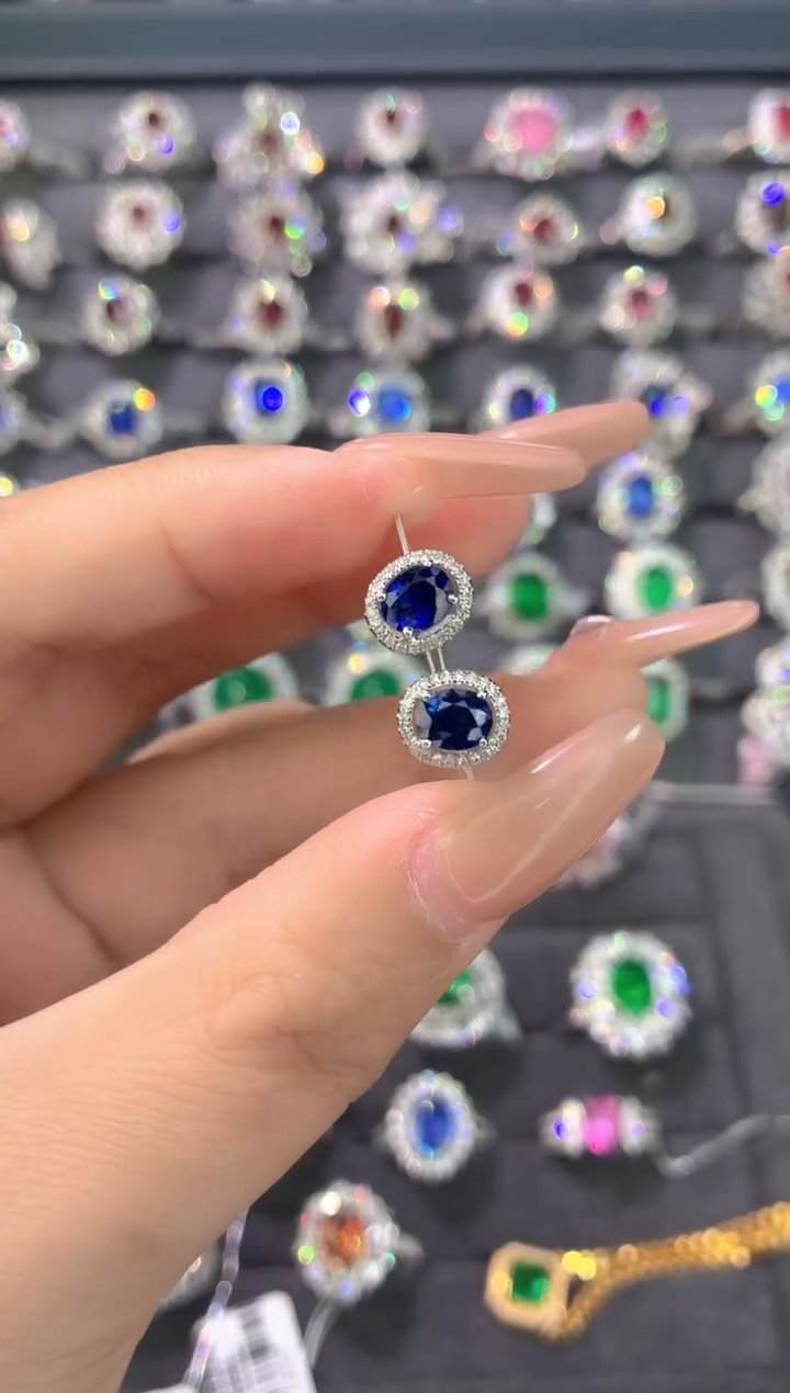 耳饰蓝宝石18K金镶嵌-1.25克拉