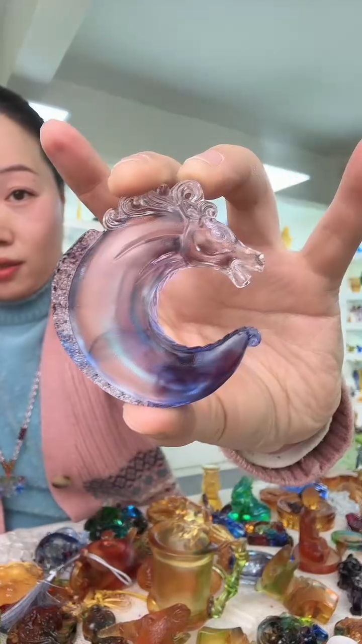 手工艺品琉璃月亮马