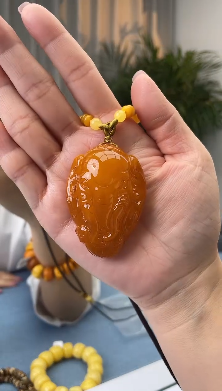 【闪购商品】蜜蜡珠宝奇石未镶嵌假一罚十，微瑕发一件025