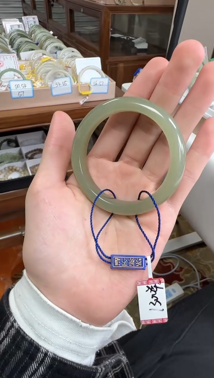 未镶嵌手镯和田玉55