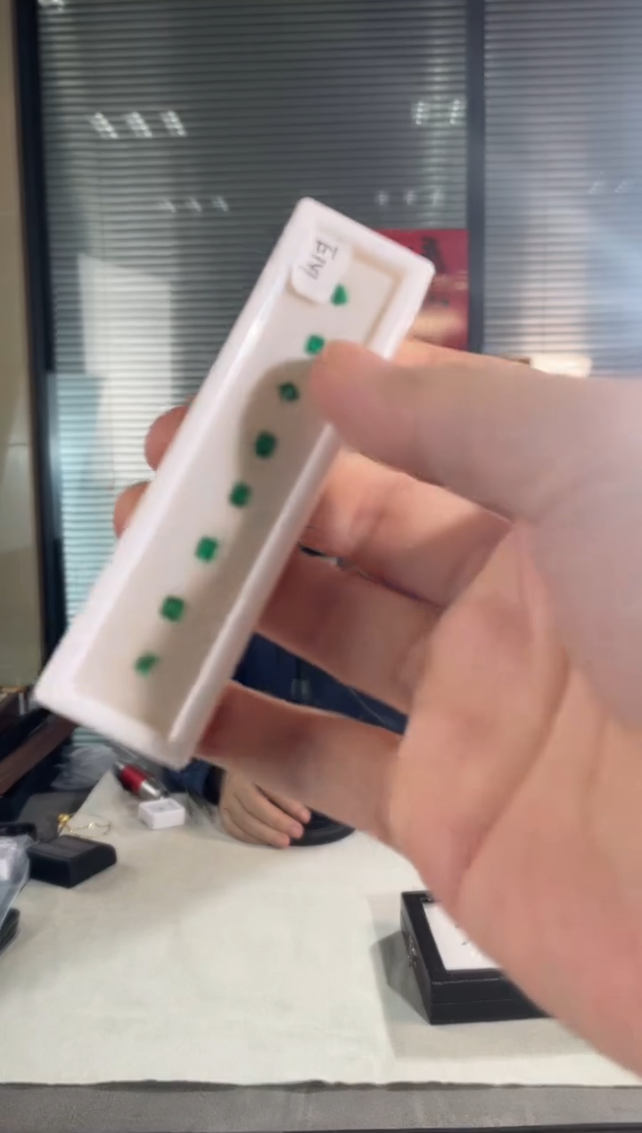 【闪购商品】祖母绿裸石未镶嵌1.74克拉