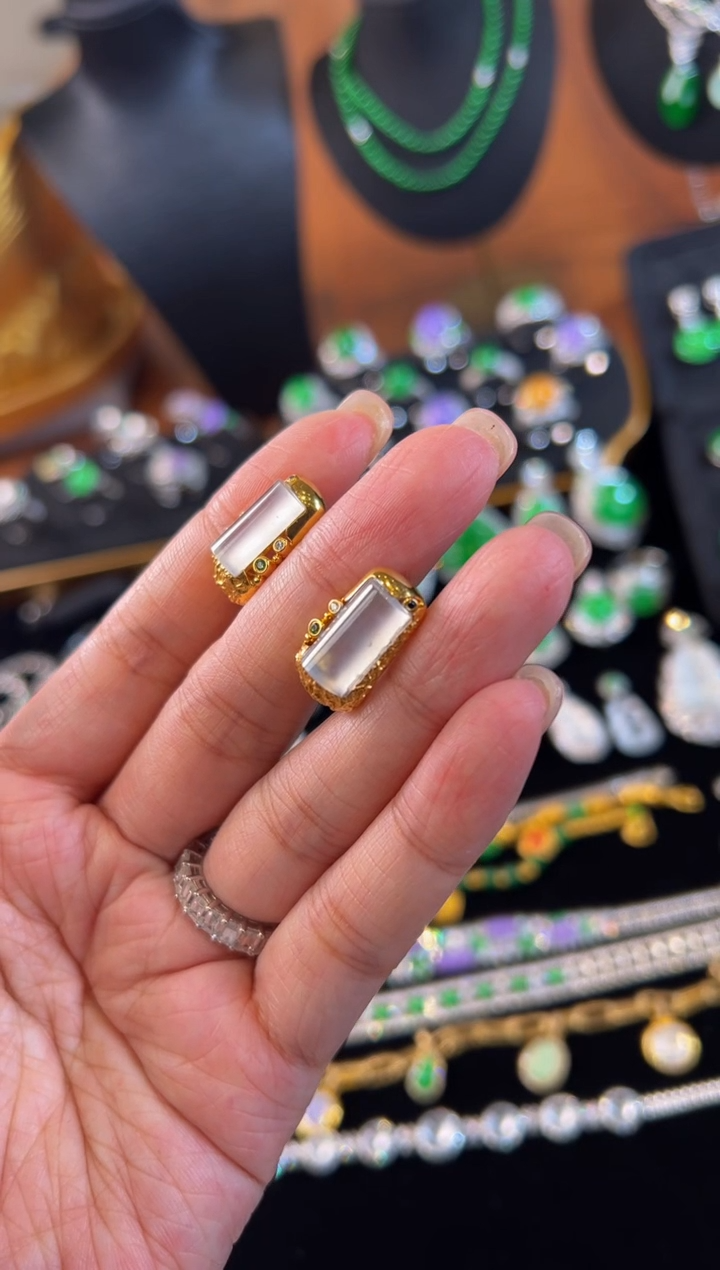 【闪购商品】翡翠耳饰18K金镶嵌素面耳钉