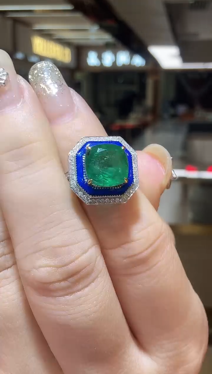 18K金镶嵌戒指祖母绿250506053127