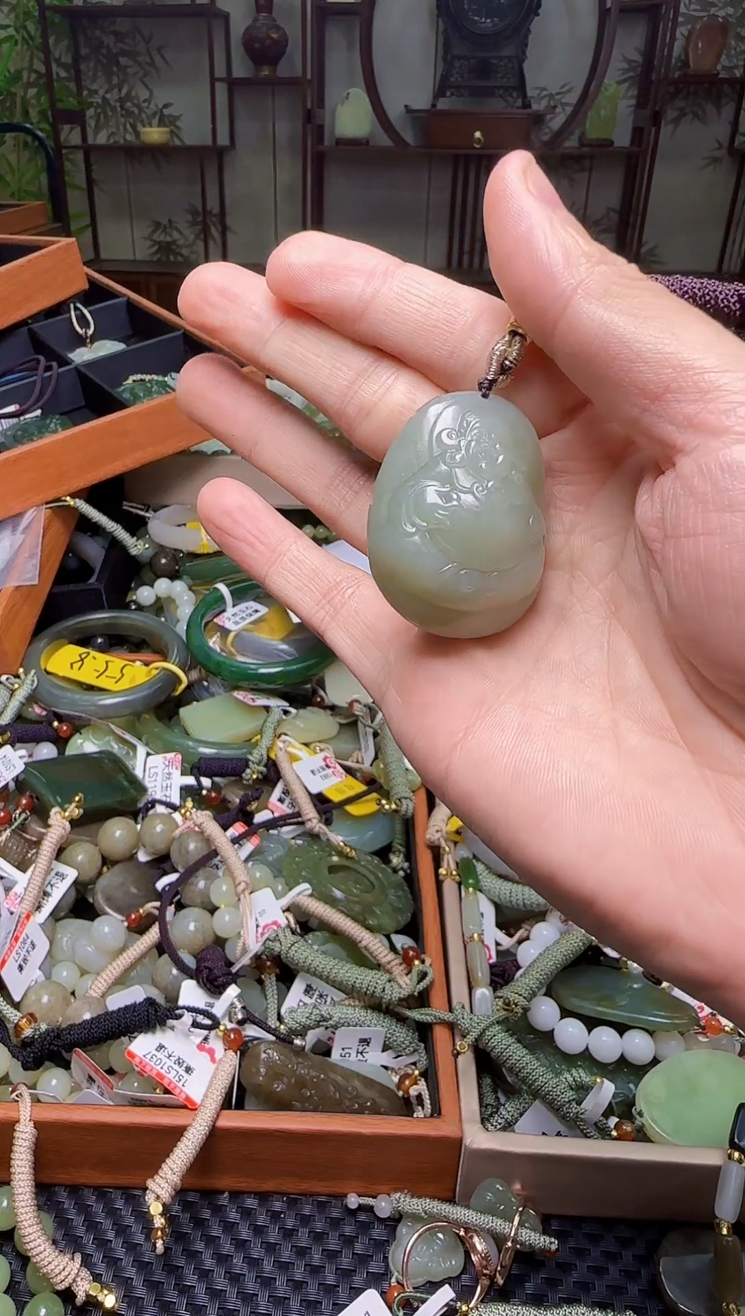 颈饰未镶嵌和田玉1