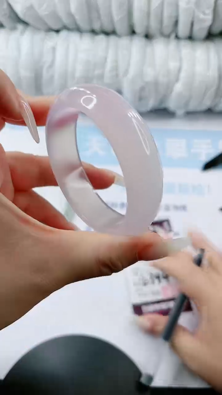 【闪购商品】石英质玉手镯未镶嵌多样性发货L394