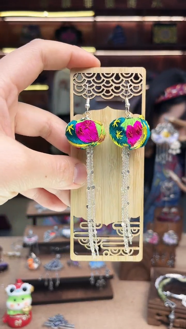 【闪购商品】织绣1775黔东南苗族刺绣