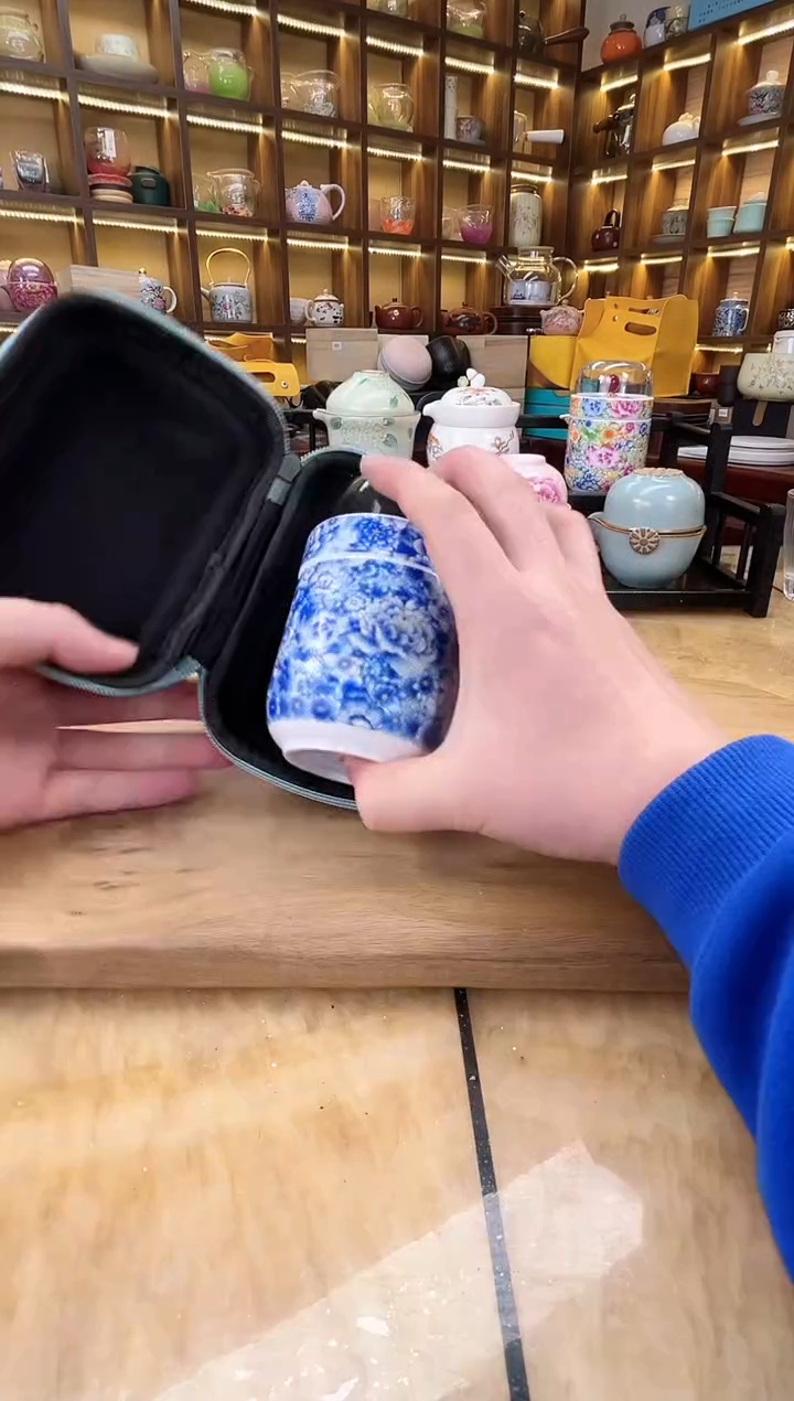 【闪购商品】青花珐琅彩旅行带刺绣包