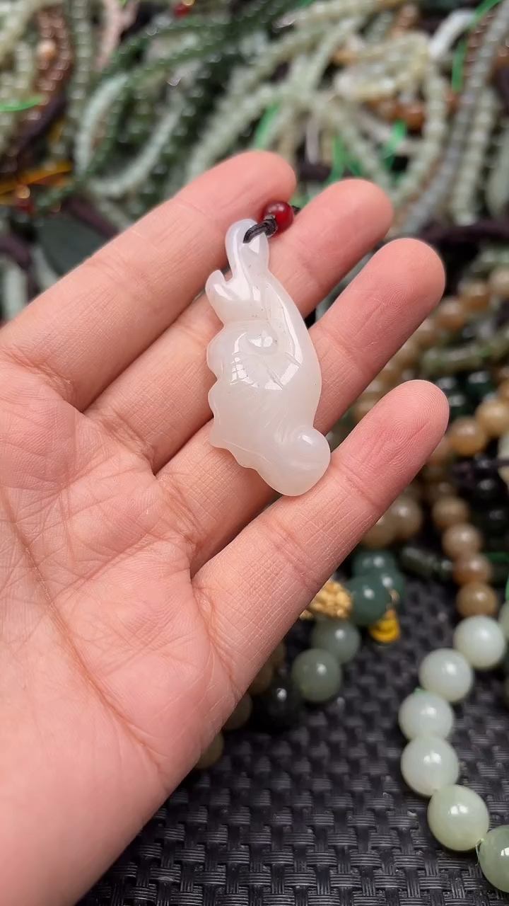 颈饰未镶嵌和田玉1