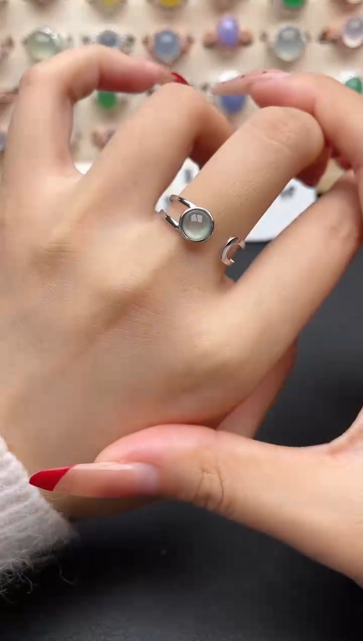 【闪购商品】翡翠戒指银S925镶嵌一物一证一礼盒