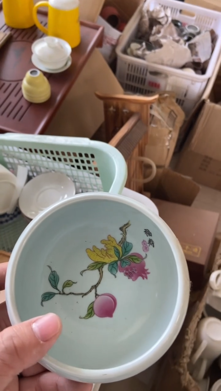 无运费险有瑕疵的摄影的产品有使用过的痕迹有点脏介意勿拍