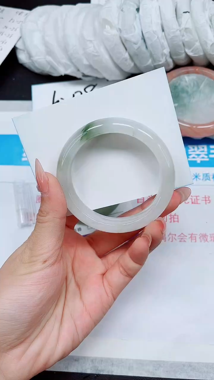 【闪购商品】石英质玉手镯未镶嵌A2-54*55