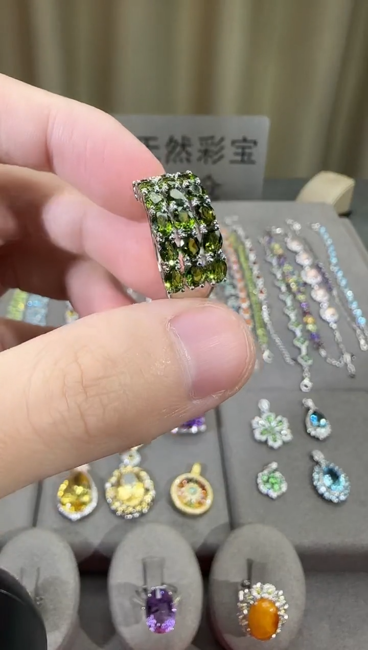 银S925镶嵌透辉石戒指10mm戒指排戒款