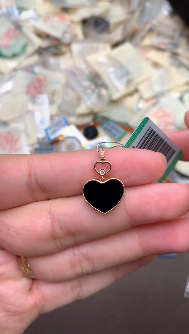 18K金镶嵌挂件翡翠— 