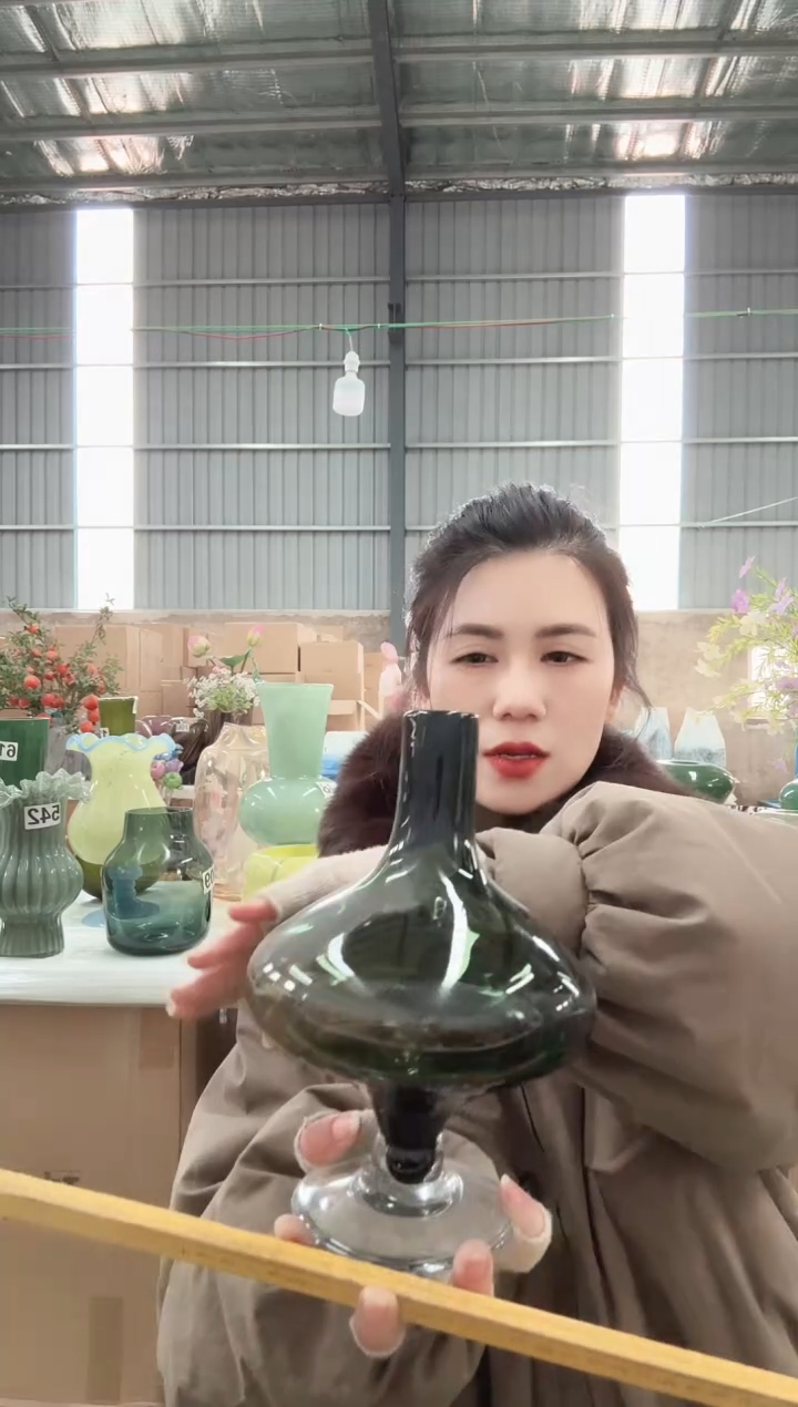 108直播玻璃花瓶