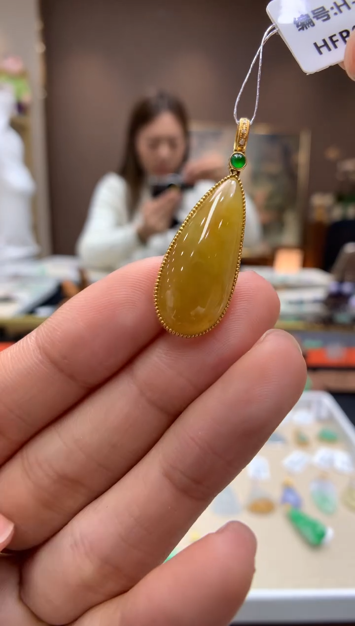 【闪购商品】翡翠颈饰18K金镶嵌水滴