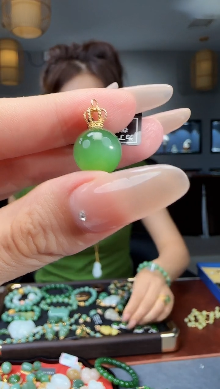 和田玉18K金镶嵌吊坠(不含链)1