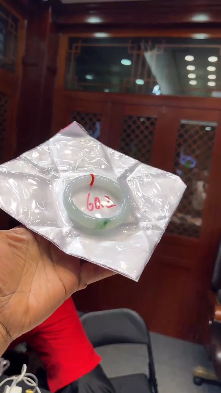 【闪购商品】翡翠手镯未镶嵌手镯