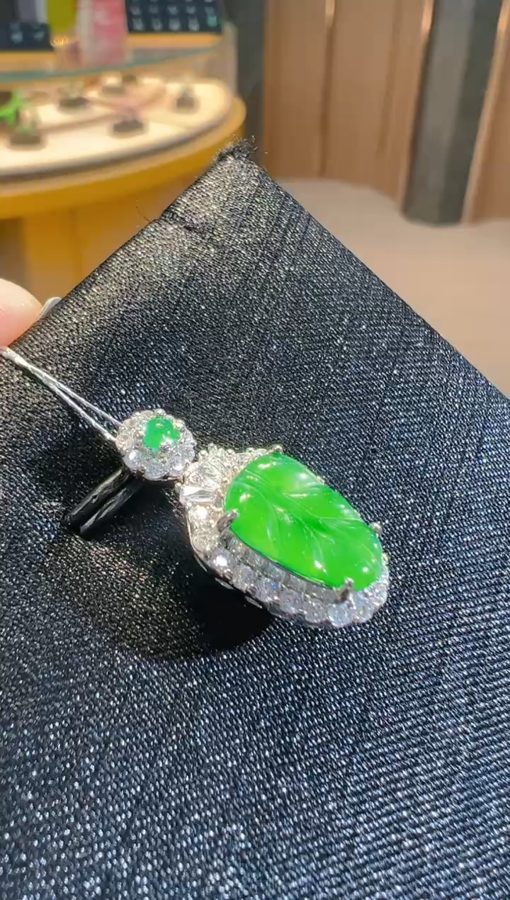 【闪购商品】翡翠吊坠(不含链)合金多样性发货一件