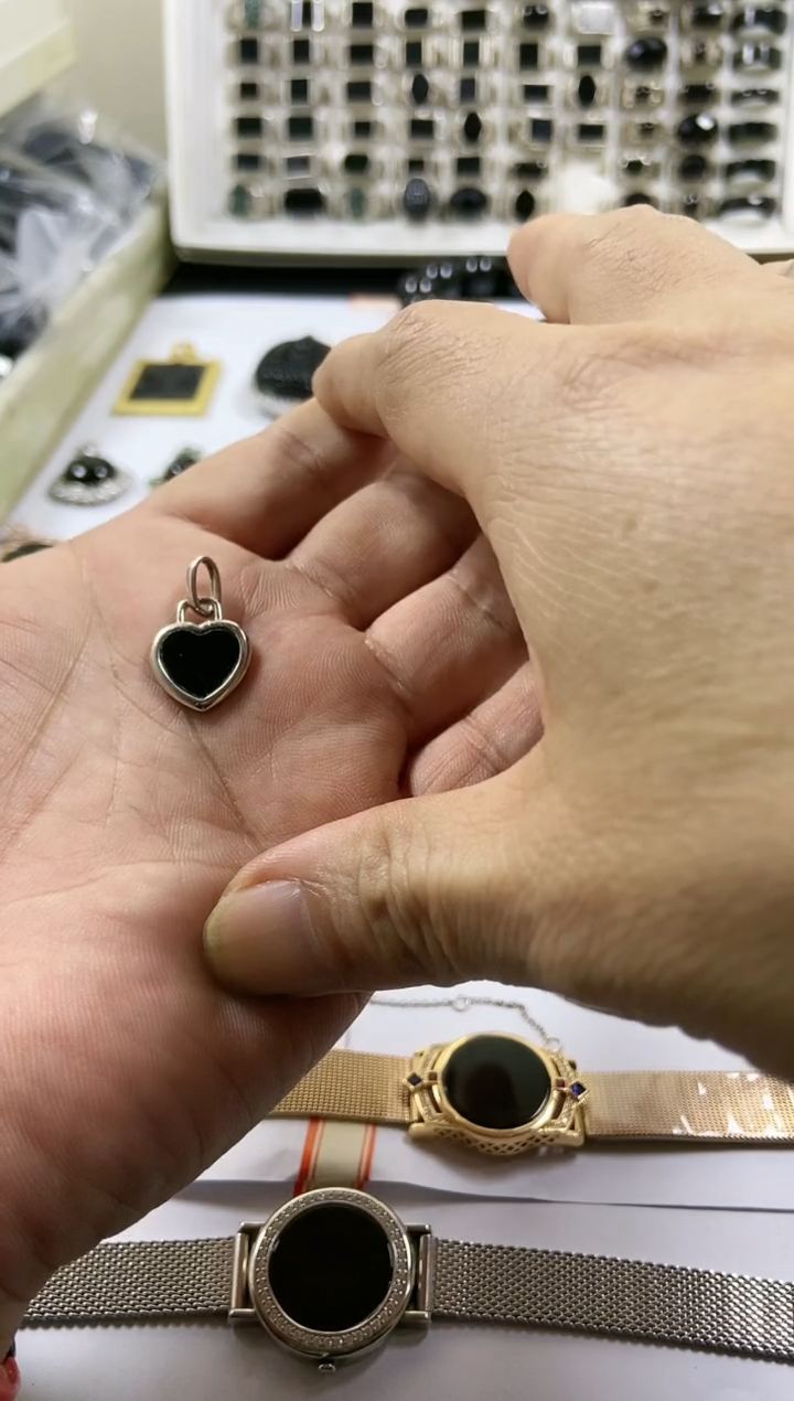 吊坠(赠链)银S925镶嵌翡翠爱心