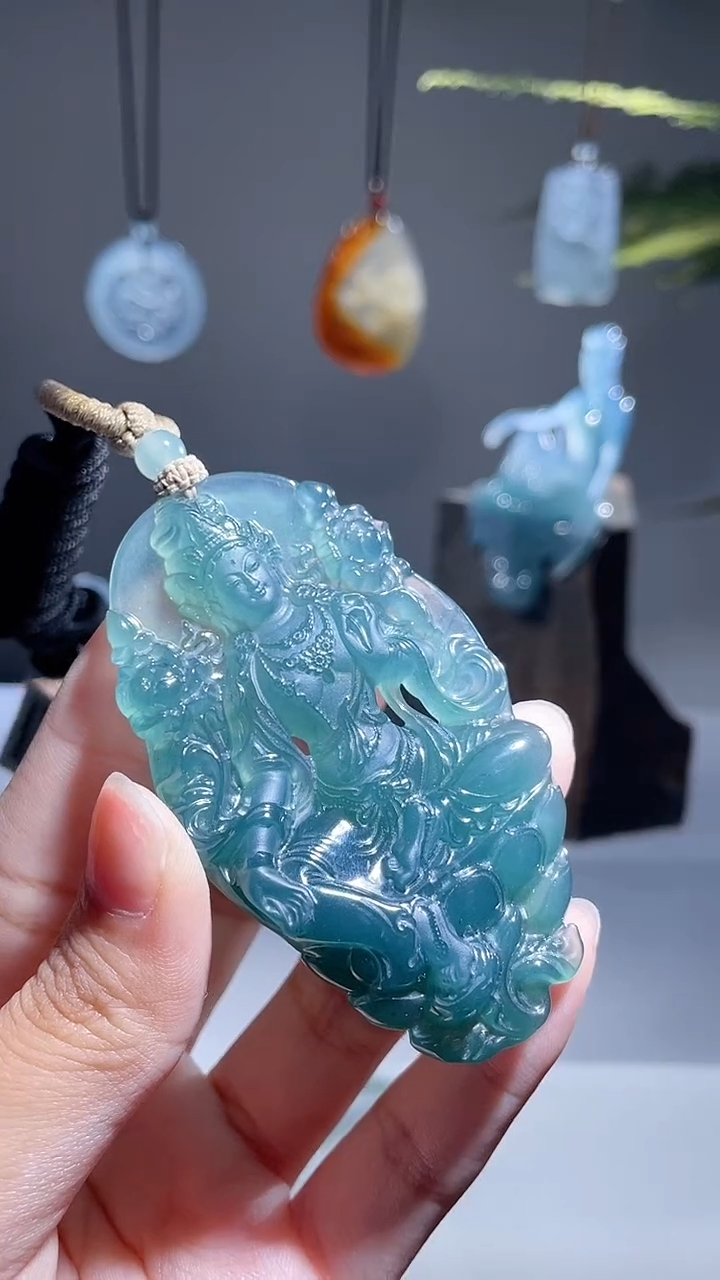 颈饰未镶嵌翡翠度母